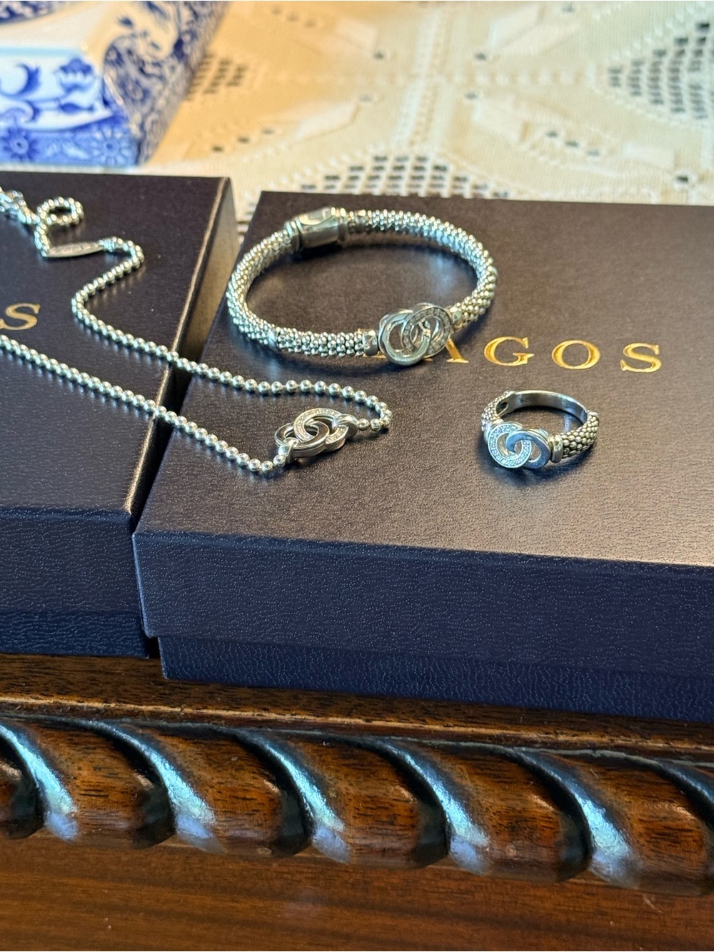 Lagos NWT Silver Diamond Caviar Interlocking Bracelet, Ring Necklace Set. Box